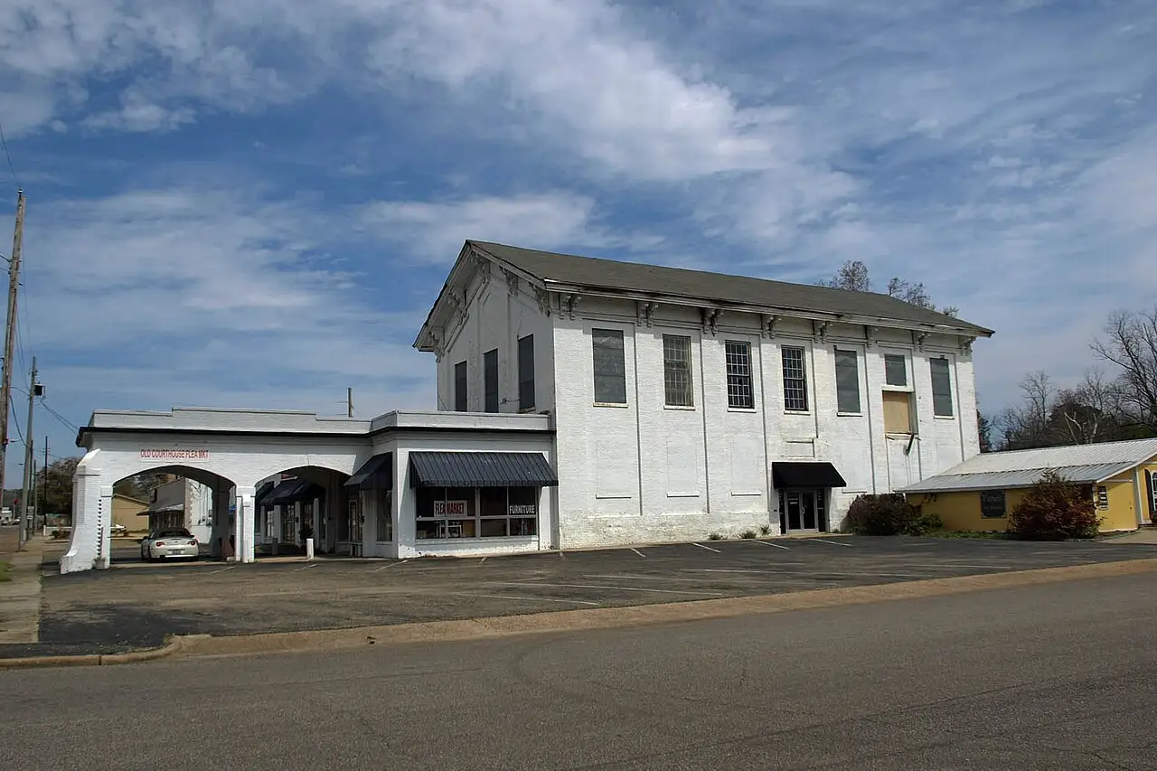 Garage door service in Autauga County, Alabama