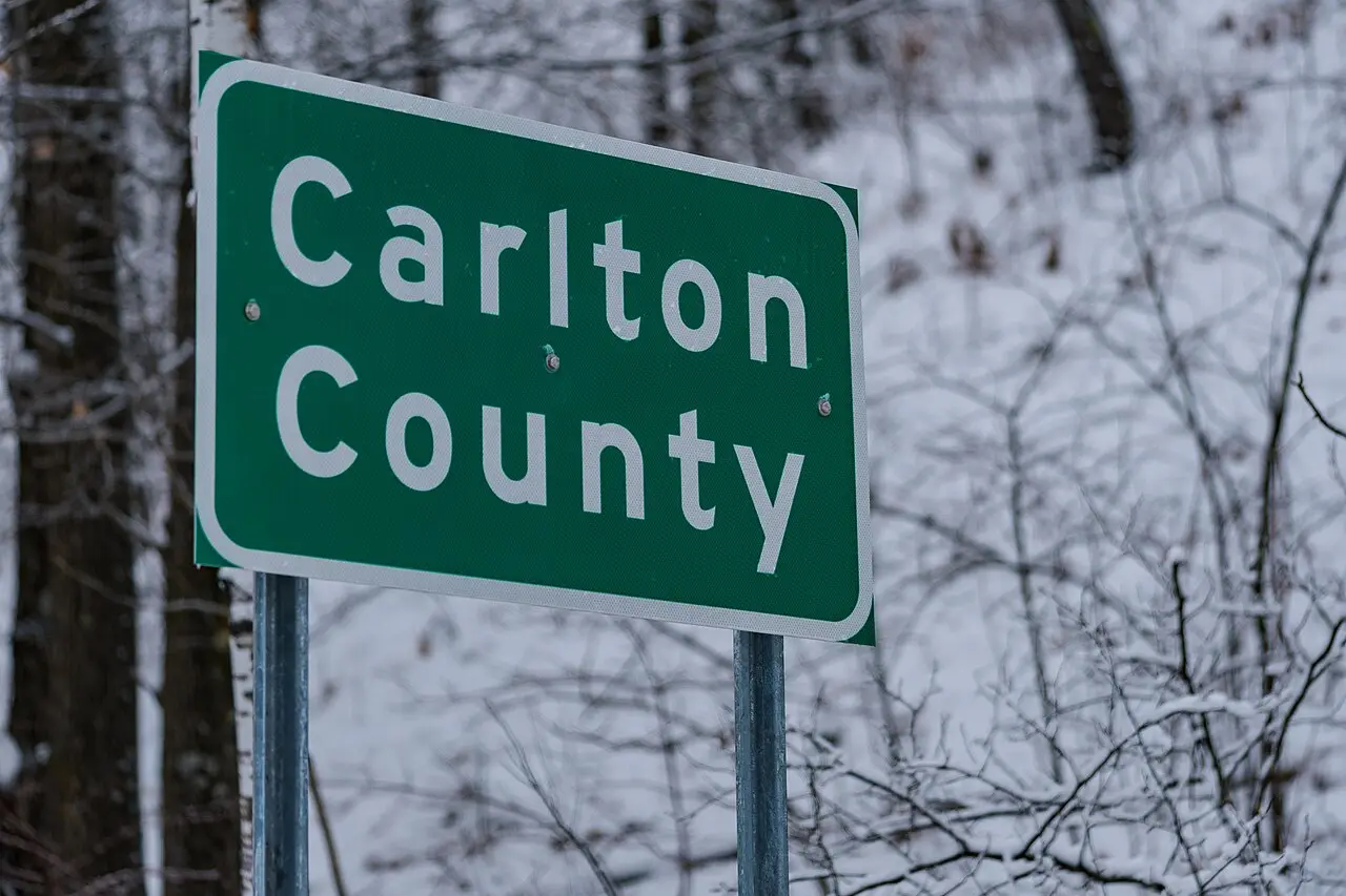 Garage door service in Carlton County, Minnesota