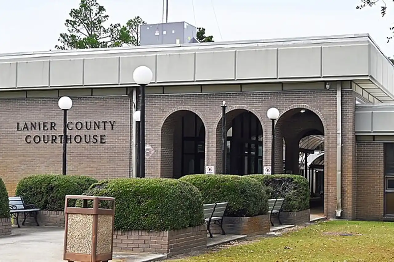 Garage door service in Lanier County, Georgia