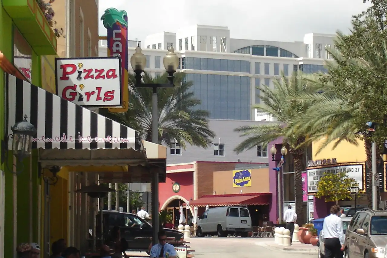 Garage door service in Palm Beach County, Florida
