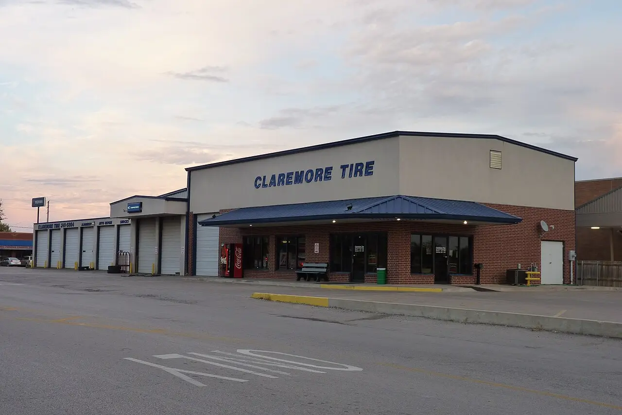 Garage door service in Rogers County, Oklahoma