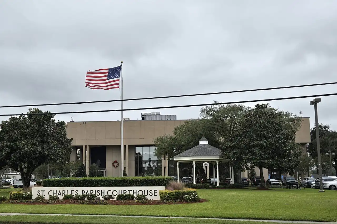 Garage door service in St. Charles Parish, Louisiana