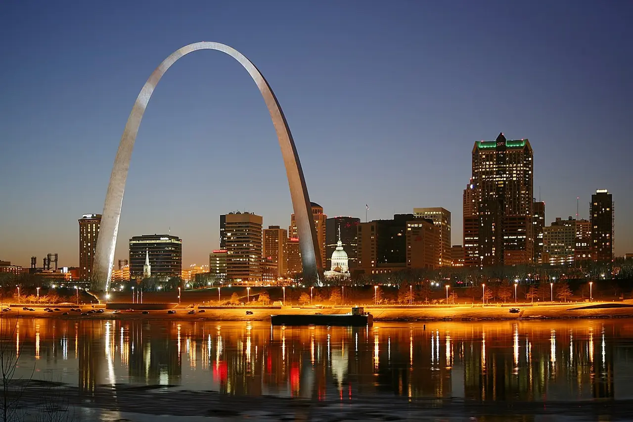 Garage door service in St. Louis city, Missouri