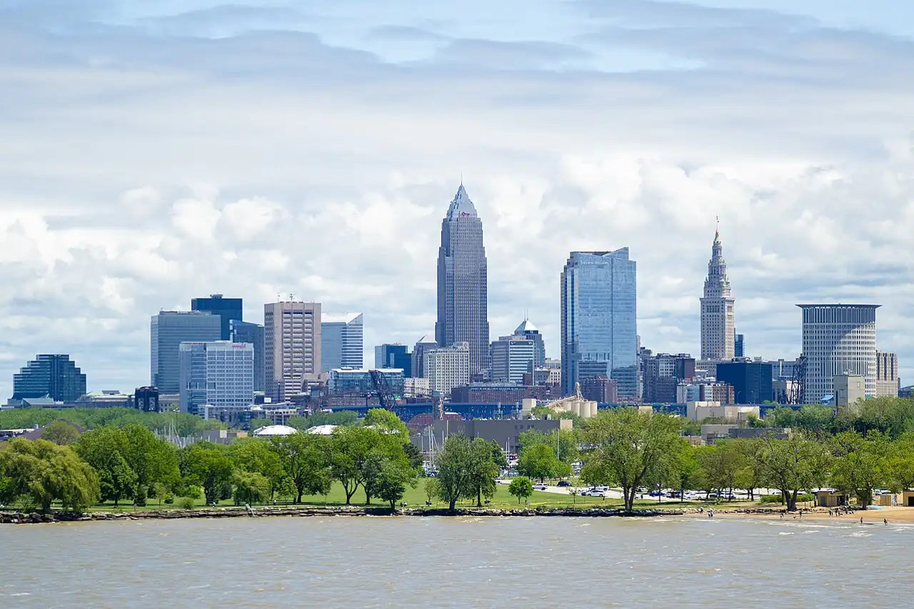 Garage door service in Cleveland, Ohio