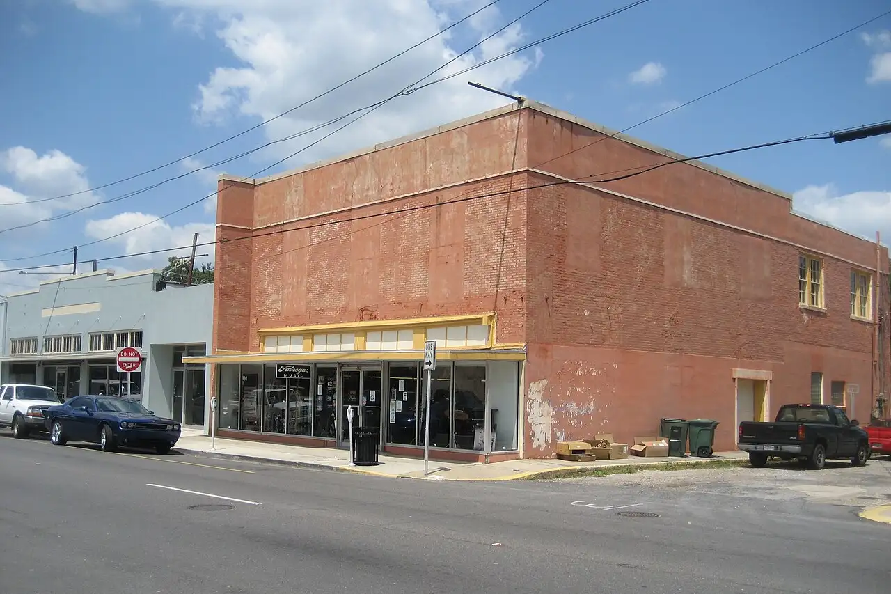 Garage door service in Houma, Louisiana