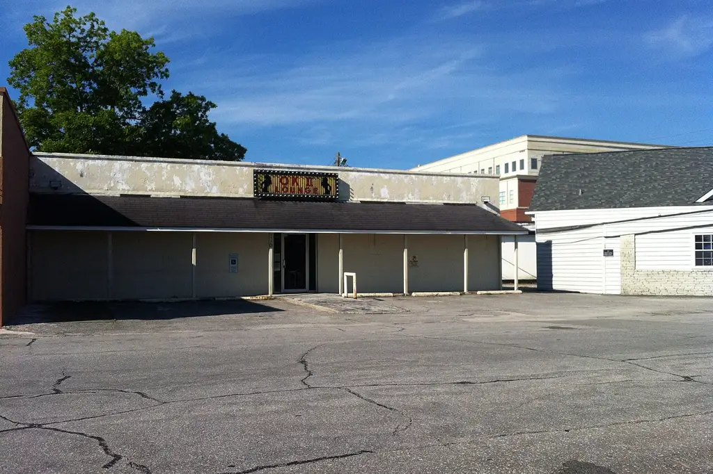 Garage door service in Jacksonville, North Carolina