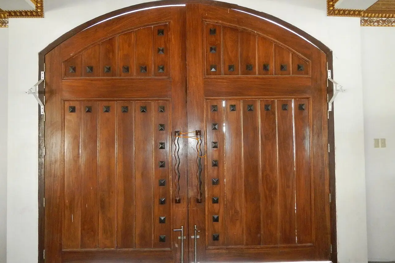 Garage door service in Merced, California