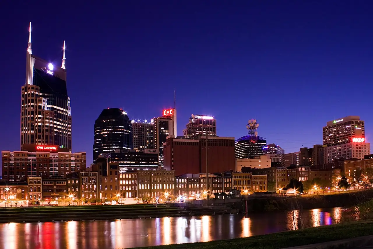Garage door service in Nashville, Tennessee